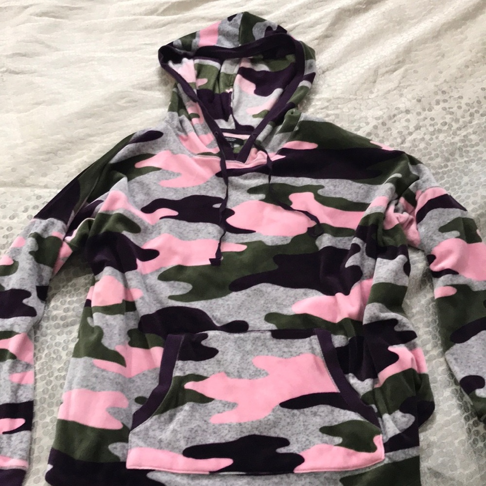 Vera wang hooded fleece